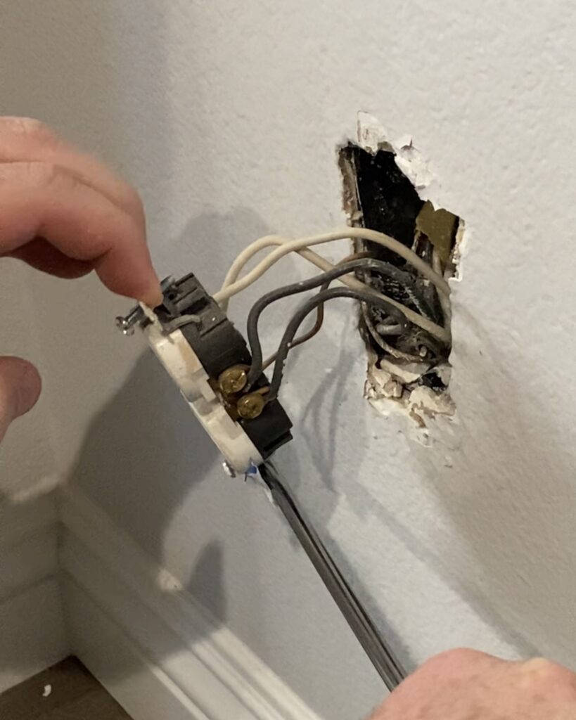 how to replace a power outlet